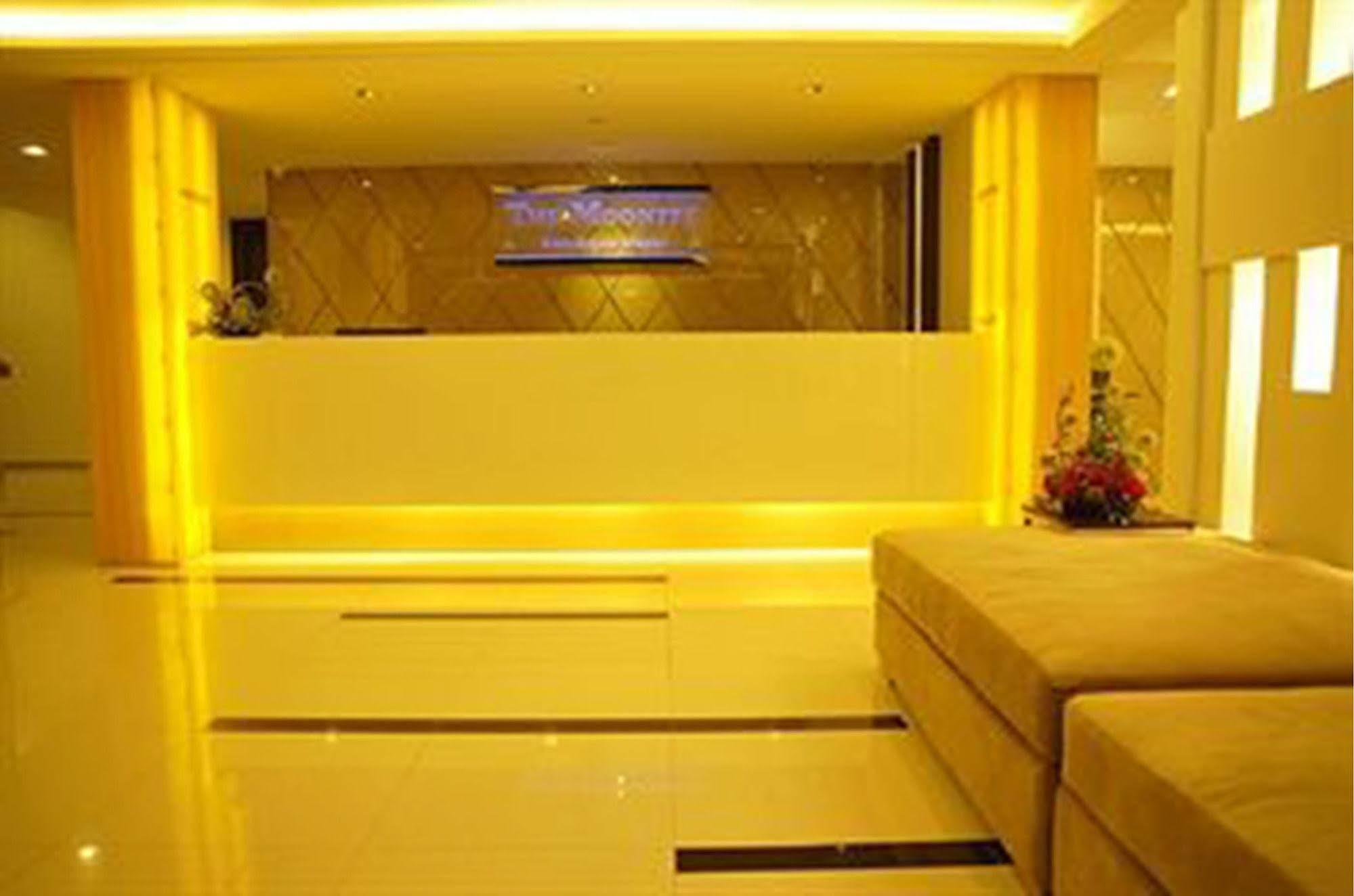 The Moonite Boutique Hotel Bangkok Dış mekan fotoğraf