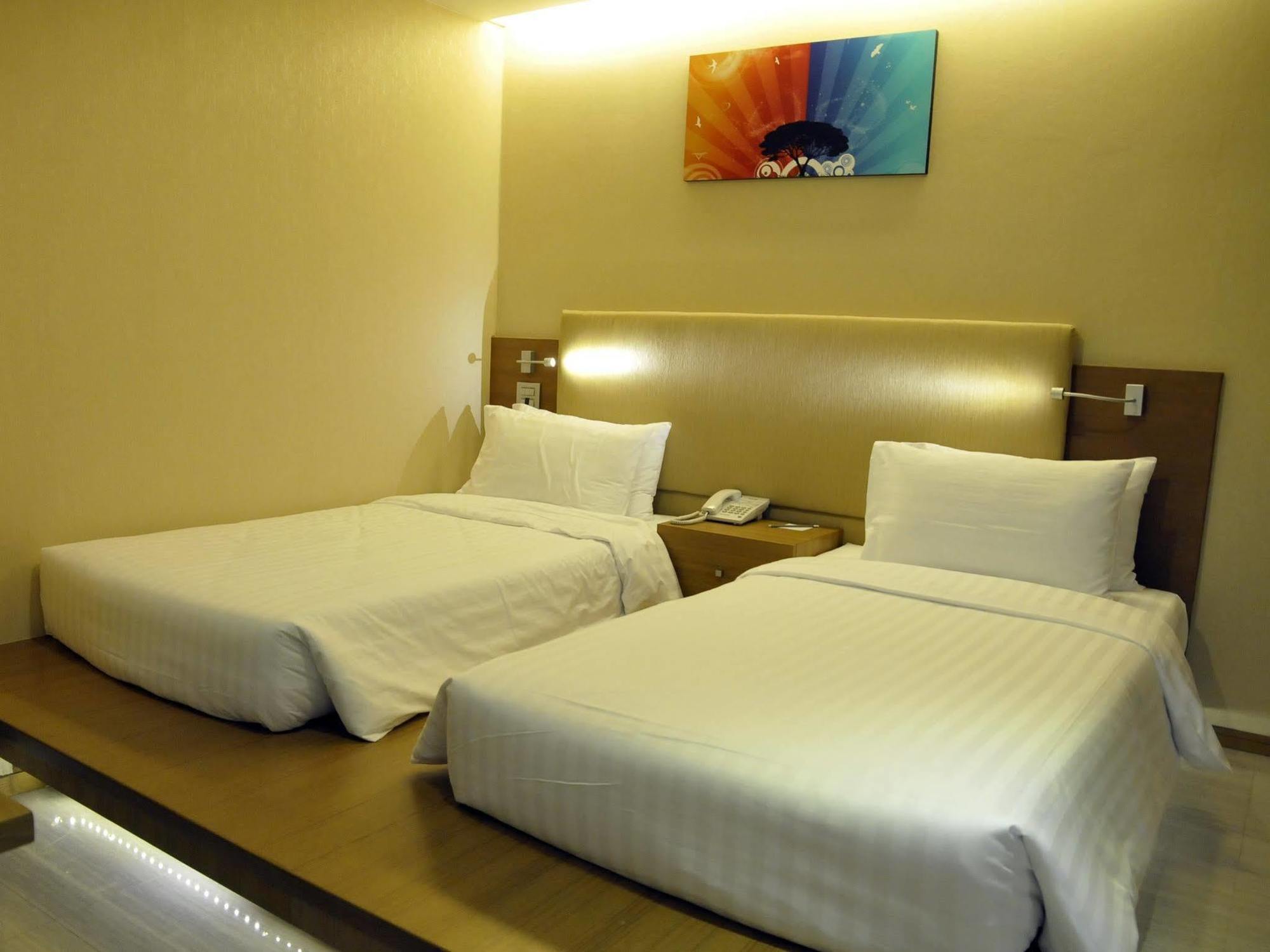 The Moonite Boutique Hotel Bangkok Dış mekan fotoğraf